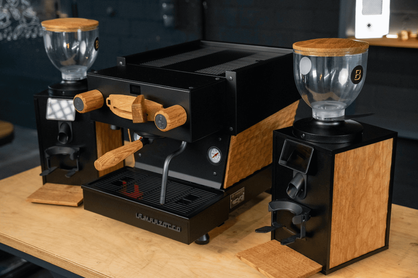 Feature 2 - BENTWOOD-BW-H75