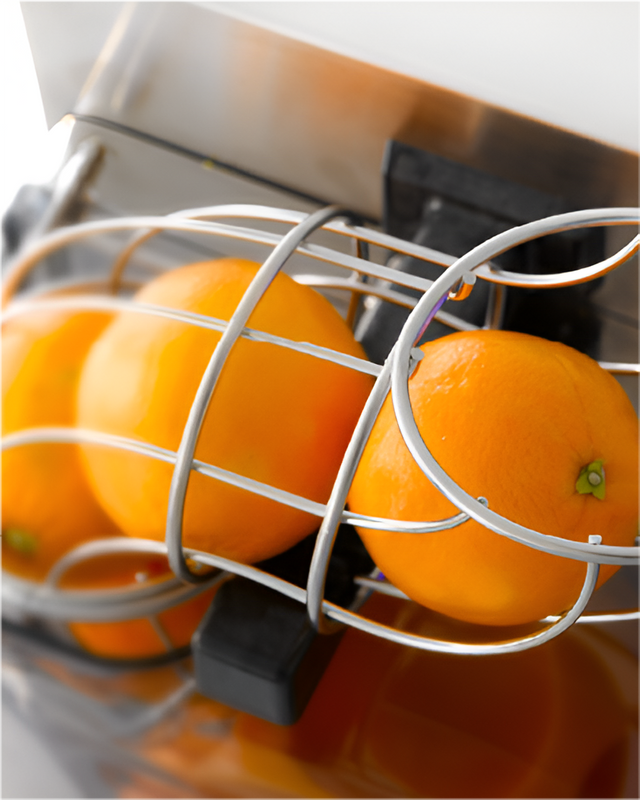 Zumex 12547 Essential Pro Pulpout Automatic Feed Citrus Juicer — 27 Fruits / Minute, Black Color, Original System® squeezing system